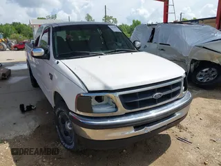 1998 Ford F-150 z VIN 1FTZX1767WKA55769, wystawiony jako IAAI lot #42374991 z przebiegiem 147 500 mil mil oraz . Historia ofert i sprzedaży dostępna na DreamBid. Obrazek 1.