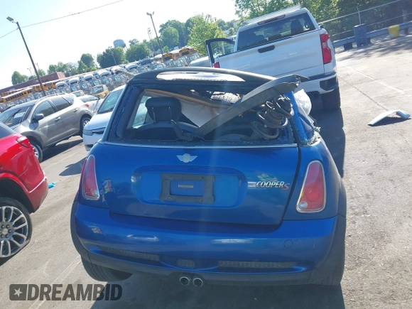 2006 MINI Hardtop S с VIN WMWRE33516TN25140, выставлен на аукционе IAAI как лот 42130574 с пробегом Не указан миль и . История ставок и продаж доступна на DreamBid. Изображение 16.