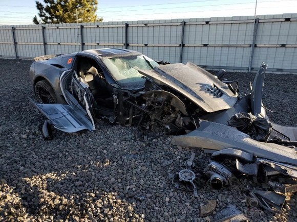 2015 Chevrolet Corvette Z06 2LZ with VIN 1G1YS2D62F5609540, listed as a Copart auction lot 81647914 with 0 mi miles and Salvage Title. Bid and sale history available at carsss.com. Image 4.