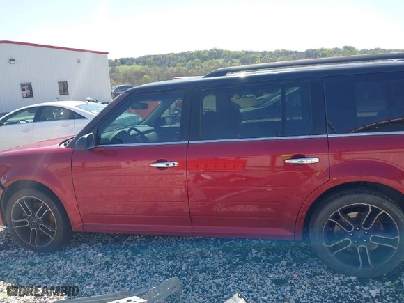 2014 Ford Flex Limited with VIN 2FMGK5D82EBD10318, listed as a IAAI auction lot 41981522 with 224,296 mi miles. Bid and sale history available at carsss.com. Image 14.