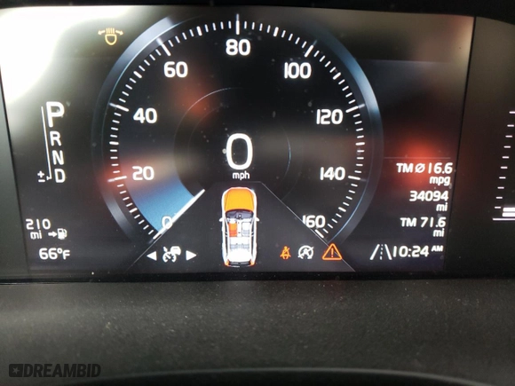 2018 Volvo XC60 Momentum with VIN LYV102RK1JB083592, listed as a Copart auction lot 68032212 with 34,094 mi miles. Bid and sale history available at carsss.com. Image 9.