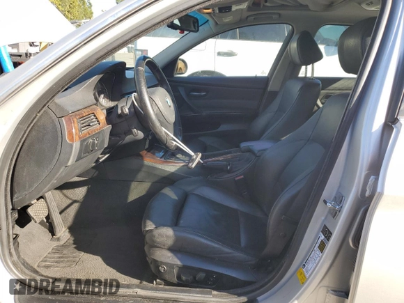 2006 BMW 3 Series 330i with VIN WBAVB33516PS13416, listed as a Copart auction lot 54619965 with 144,936 mi miles and Salvage Title. Bid and sale history available at DreamBid. Image 7.