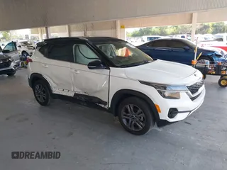 2021 Kia Seltos S z VIN KNDEU2AA6M7120850, wystawiony jako IAAI lot #42176263 z przebiegiem 56 116 mil mil oraz . Historia ofert i sprzedaży dostępna na DreamBid. Obrazek 1.
