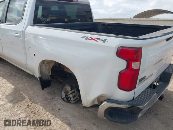 2019 Chevrolet Silverado 1500 LT with VIN 1GCUYDED4KZ153377, listed as a IAAI auction lot 41498723 with 106,582 mi miles. Bid and sale history available at carsss.com. Image 6.