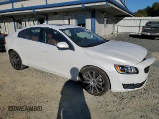 2017 Volvo S60 Inscription Platinum z VIN LYV402HM9HB140468, wystawiony jako Copart lot #74993444 z przebiegiem 103 907 mil mil oraz Szkoda całkowita • Salvage title. Historia ofert i sprzedaży dostępna na DreamBid. Obrazek 4.