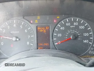 2019 Nissan NV Cargo SV z VIN 1N6AF0LY0KN800465, wystawiony jako IAAI lot #42296328 z przebiegiem 119 472 mil mil oraz . Historia ofert i sprzedaży dostępna na DreamBid. Obrazek 16.