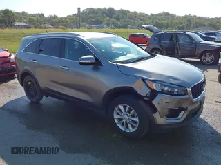 2016 Kia Sorento LX with VIN 5XYPG4A3XGG120676, listed as a IAAI auction lot 40568581 with 179,418 mi miles. Bid and sale history available at carsss.com. Image 1.