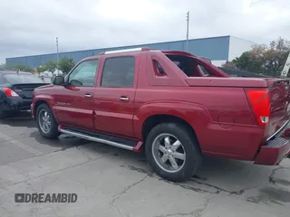 2004 Cadillac Escalade EXT z VIN 3GYEK62N64G127746, wystawiony jako IAAI lot #42135228 z przebiegiem 212 518 mil mil oraz . Historia ofert i sprzedaży dostępna na DreamBid. Obrazek 3.