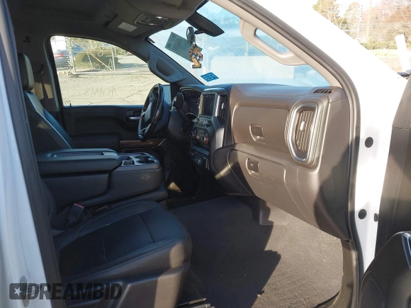 2019 Chevrolet Silverado 1500 LT with VIN 3GCUYDED6KG131283, listed as a IAAI auction lot 41663381 with 103,041 mi miles. Bid and sale history available at carsss.com. Image 5.