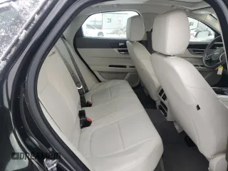 2016 Jaguar XF 35t Premium z VIN SAJBD4BV6GCY11860, wystawiony jako Copart lot #41879565 z przebiegiem 42 304 mil mil oraz Szkoda całkowita • Salvage title. Historia ofert i sprzedaży dostępna na DreamBid. Obrazek 10.