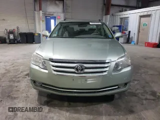 2006 Toyota Avalon XL z VIN 4T1BK36B46U090893, wystawiony jako Copart lot #60064325 z przebiegiem 142 546 mil mil oraz Czysty tytuł • Clean title. Historia ofert i sprzedaży dostępna na DreamBid. Obrazek 5.