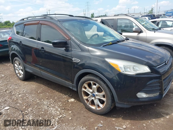 2013 Ford Escape SE z VIN 1FMCU0GXXDUB62281, wystawiony jako IAAI lot #42680002 z przebiegiem 223 654 mil mil oraz . Historia ofert i sprzedaży dostępna na DreamBid. Obrazek 1.