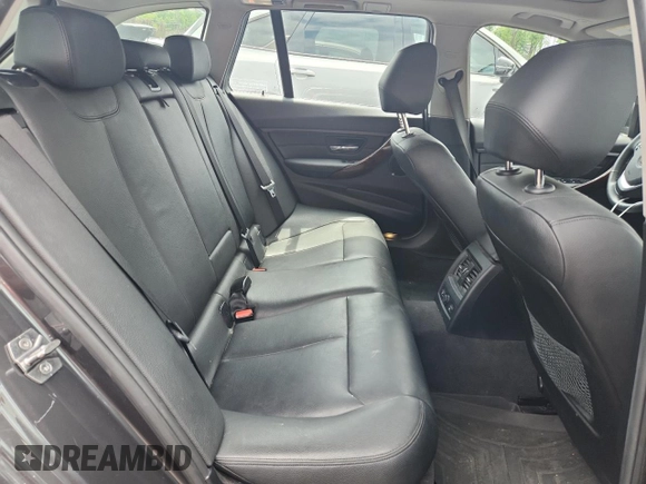 2015 BMW 3 Series 328i xDrive с VIN WBA3G7C52FK480593, выставлен на аукционе Copart как лот 63204795 с пробегом 125 690 миль миль и Списание • Salvage title. История ставок и продаж доступна на DreamBid. Изображение 10.