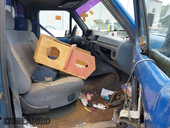 1992 Ford F-150 с VIN 1FTDF15N8NNA04687, выставлен на аукционе IAAI как лот 42452344 с пробегом Не указан миль и . История ставок и продаж доступна на DreamBid. Изображение 5.