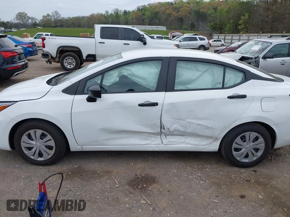 2023 Nissan Versa S с VIN 3N1CN8DV2PL823144, выставлен на аукционе IAAI как лот 41945612 с пробегом 21 126 миль миль и . История ставок и продаж доступна на DreamBid. Изображение 6.