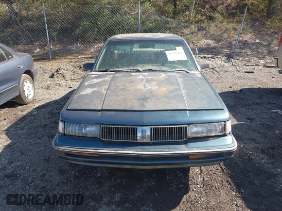 1993 Oldsmobile Cutlass Ciera S with VIN 1G3AG55N5P6317040, listed as a IAAI auction lot 41777055 with 208,984 mi miles and . Bid and sale history available at DreamBid. Image 6.