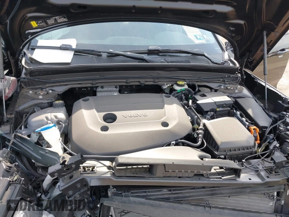 2024 Volvo XC40 Plus Dark Theme with VIN YV4L12UL8R2270960, listed as a IAAI auction lot 41642556 with 5,909 mi miles and . Bid and sale history available at DreamBid. Image 10.