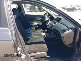 2010 Honda Accord EX z VIN 1HGCP2F74AA000833, wystawiony jako IAAI lot #42324357 z przebiegiem 117 590 mil mil oraz . Historia ofert i sprzedaży dostępna na DreamBid. Obrazek 5.