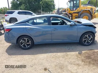 2024 Nissan Sentra SV z VIN 3N1AB8CV5RY272294, wystawiony jako IAAI lot #42353896 z przebiegiem 10 524 mil mil oraz . Historia ofert i sprzedaży dostępna na DreamBid. Obrazek 14.