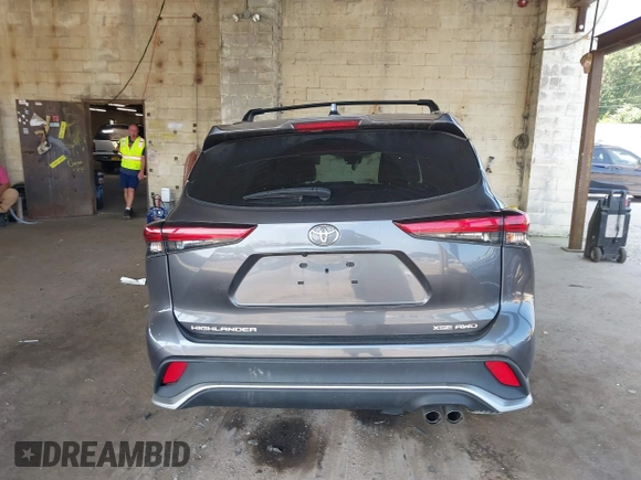 2021 Toyota Highlander XSE with VIN 5TDLZRBH6MS082409, listed as a IAAI auction lot 40172495 with 29,328 mi miles and . Bid and sale history available at DreamBid. Image 17.