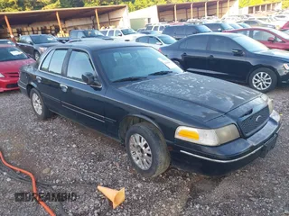2003 Ford Crown Victoria LX z VIN 2FAFP74WX3X136631, wystawiony jako IAAI lot #42269451 z przebiegiem 369 733 mil mil oraz . Historia ofert i sprzedaży dostępna na DreamBid. Obrazek 1.
