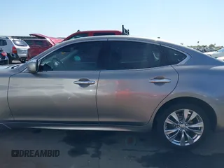 2013 Infiniti M with VIN JN1BY1AP3DM514462, listed as a IAAI auction lot 42141542 with 175,403 mi miles. Bid and sale history available at carsss.com. Image 14.