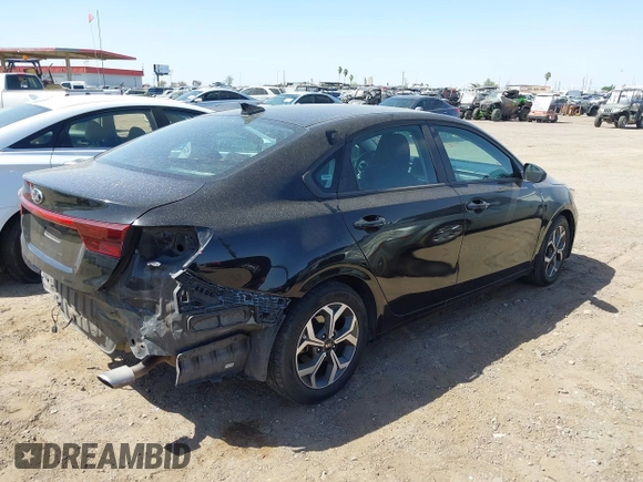 2021 Kia Forte LXS z VIN 3KPF24AD2ME338591, wystawiony jako IAAI lot #42231929 z przebiegiem 86 008 mil mil oraz . Historia ofert i sprzedaży dostępna na DreamBid. Obrazek 4.