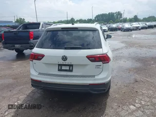 2022 Volkswagen Tiguan SE z VIN 3VV2B7AX0NM079702, wystawiony jako IAAI lot #42600950 z przebiegiem 91 826 mil mil oraz . Historia ofert i sprzedaży dostępna na DreamBid. Obrazek 16.