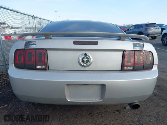 2005 Ford Mustang Deluxe with VIN 1ZVFT80N955140082, listed as a IAAI auction lot 41711933 with 88,633 mi miles. Bid and sale history available at carsss.com. Image 16.