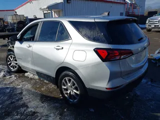 2022 Chevrolet Equinox LS with VIN 3GNAXSEV0NS163450, listed as a IAAI auction lot 41225520 with 99,817 mi miles. Bid and sale history available at carsss.com. Image 3.
