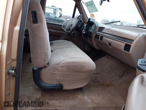 1994 Ford F-150 with VIN 1FTEX15NXRKB25889, listed as a IAAI auction lot 41031876 with 201,211 mi miles. Bid and sale history available at carsss.com. Image 5.