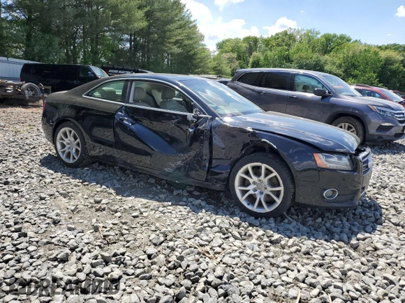 2012 Audi A5 Premium Plus z VIN WAURFAFR6CA001232, wystawiony jako Copart lot #56141765 z przebiegiem 128 433 mil mil oraz Szkoda całkowita • Salvage title. Historia ofert i sprzedaży dostępna na DreamBid. Obrazek 4.