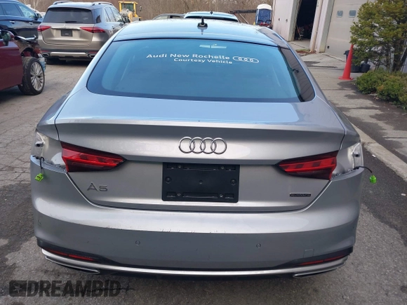 2024 Audi A5 Sportback Premium z VIN WAUABCF57RA023069, wystawiony jako IAAI lot #39079825 z przebiegiem 2 810 mil mil oraz . Historia ofert i sprzedaży dostępna na DreamBid. Obrazek 20.
