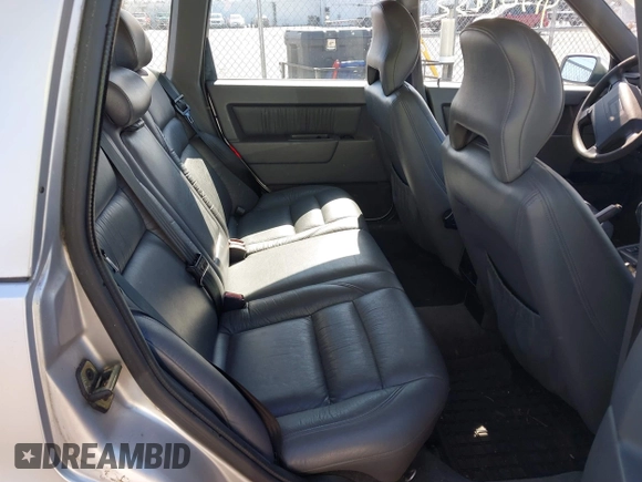 1997 Volvo 850 с VIN YV1LW5642V2323507, выставлен на аукционе IAAI как лот 41704252 с пробегом 210 727 миль миль и . История ставок и продаж доступна на DreamBid. Изображение 8.
