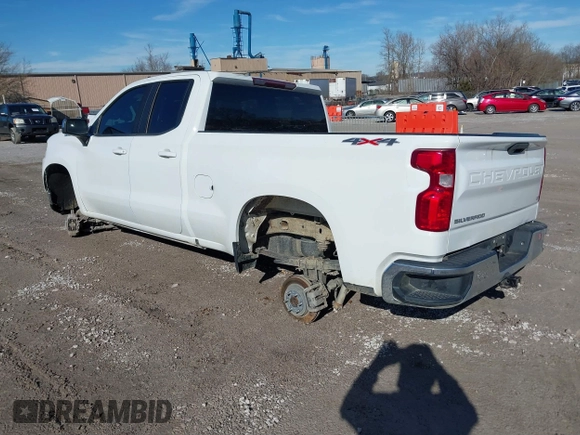 2020 Chevrolet Silverado 1500 LT with VIN 1GCRYDED4LZ221815, listed as a IAAI auction lot 41317651 with 51,340 mi miles. Bid and sale history available at carsss.com. Image 3.