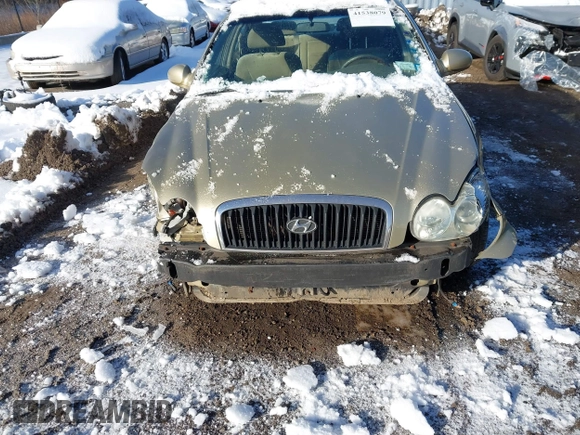 2003 Hyundai Sonata GLS with VIN KMHWF35H03A872584, listed as a IAAI auction lot 41538079 with 203,501 mi miles. Bid and sale history available at carsss.com. Image 12.