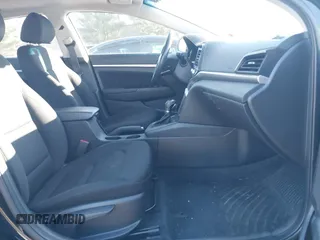 2020 Hyundai Elantra Value Edition z VIN KMHD84LF7LU046810, wystawiony jako IAAI lot #40958846 z przebiegiem 71 778 mil mil oraz . Historia ofert i sprzedaży dostępna na DreamBid. Obrazek 5.