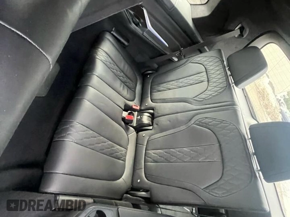 2020 BMW X7 M50i z VIN 5UXCX6C08L9B15440, wystawiony jako Copart lot #48511485 z przebiegiem 82 788 mil mil oraz Czysty tytuł • Clean title. Historia ofert i sprzedaży dostępna na DreamBid. Obrazek 8.