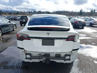 2022 Tesla Model X with VIN 7SAXCDE56NF360208, listed as a IAAI auction lot 41576953 with 9,759 mi miles. Bid and sale history available at carsss.com. Image 17.