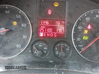 2006 Volkswagen Jetta 2.5L с VIN 3VWSF81K06M642498, выставлен на аукционе IAAI как лот 41943060 с пробегом 251 100 миль миль и . История ставок и продаж доступна на DreamBid. Изображение 7.