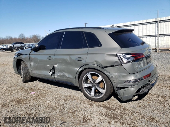 2023 Audi Q5 S line Premium Plus z VIN WA1EAAFY6P2136552, wystawiony jako Copart lot #49588345 z przebiegiem 48 874 mil mil oraz Szkoda całkowita • Salvage title. Historia ofert i sprzedaży dostępna na DreamBid. Obrazek 2.