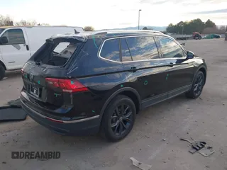 2024 Volkswagen Tiguan SE с VIN 3VVMB7AX6RM176241, выставлен на аукционе IAAI как лот 41835966 с пробегом 2 269 миль миль и . История ставок и продаж доступна на DreamBid. Изображение 4.