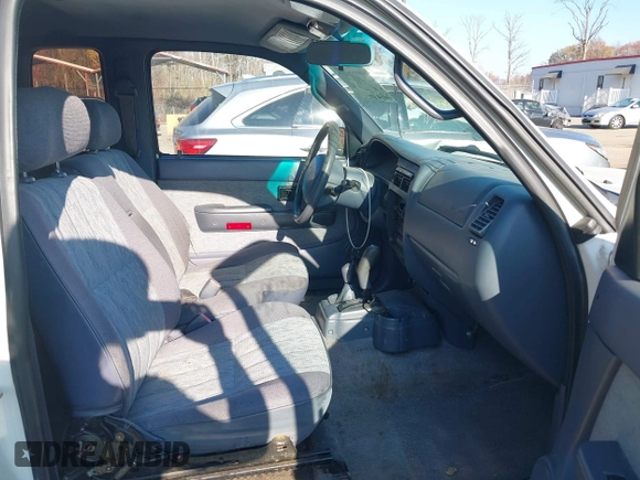 1998 Toyota Tacoma with VIN 4TAWN72N3WZ103586, listed as a IAAI auction lot 40908635 with 197,024 mi miles and . Bid and sale history available at DreamBid. Image 5.