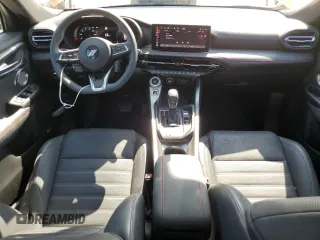 2024 Dodge Hornet GT Plus с VIN ZACNDFBN3R3A11207, выставлен на аукционе Copart как лот 64510014 с пробегом 8 699 миль миль и Списание • Salvage title. История ставок и продаж доступна на DreamBid. Изображение 8.