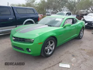2010 Chevrolet Camaro 1LT z VIN 2G1FF1EVXA9224654, wystawiony jako IAAI lot #42251472 z przebiegiem 178 658 mil mil oraz . Historia ofert i sprzedaży dostępna na DreamBid. Obrazek 17.