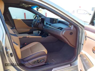 2021 Lexus ES with VIN 58ADZ1B12MU107749, listed as a IAAI auction lot 41543415 with 48,134 mi miles. Bid and sale history available at carsss.com. Image 5.