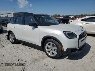 2025 MINI Countryman SE z VIN WMZ53GA09S7S63389, wystawiony jako Copart lot #52953385 z przebiegiem 66 mil mil oraz Szkoda całkowita • Salvage title. Historia ofert i sprzedaży dostępna na DreamBid. Obrazek 4.