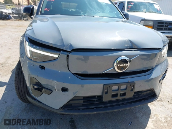 2023 Volvo XC40 Ultimate с VIN YV4ED3UM9P2004004, выставлен на аукционе IAAI как лот 42518982 с пробегом 33 775 миль миль и . История ставок и продаж доступна на DreamBid. Изображение 6.