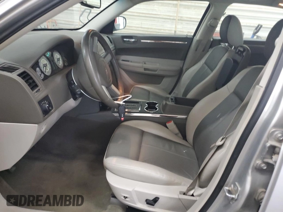 2008 Chrysler 300 Touring with VIN 2C3LA53G48H225064, listed as a Copart auction lot 50989645 with 115,409 mi miles and Clean title. Bid and sale history available at DreamBid. Image 7.