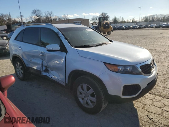 2013 Kia Sorento LX with VIN 5XYKT4A29DG368216, listed as a Copart auction lot 84177224 with 169,666 mi miles and Salvage Title. Bid and sale history available at carsss.com. Image 4.